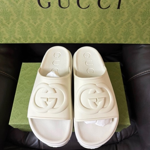 Gucci Cream Slide Sandals - Picture 1 of 6